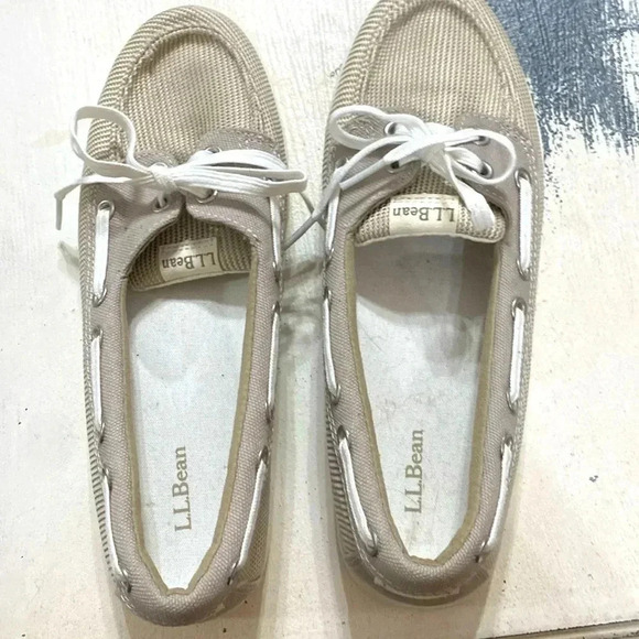 LL BEAN WO SIZE 8 TAUPE SLIP ON  BOAT SHOE EXCELLENT CLEAN CONDITION LACE UP - Picture 1 of 15